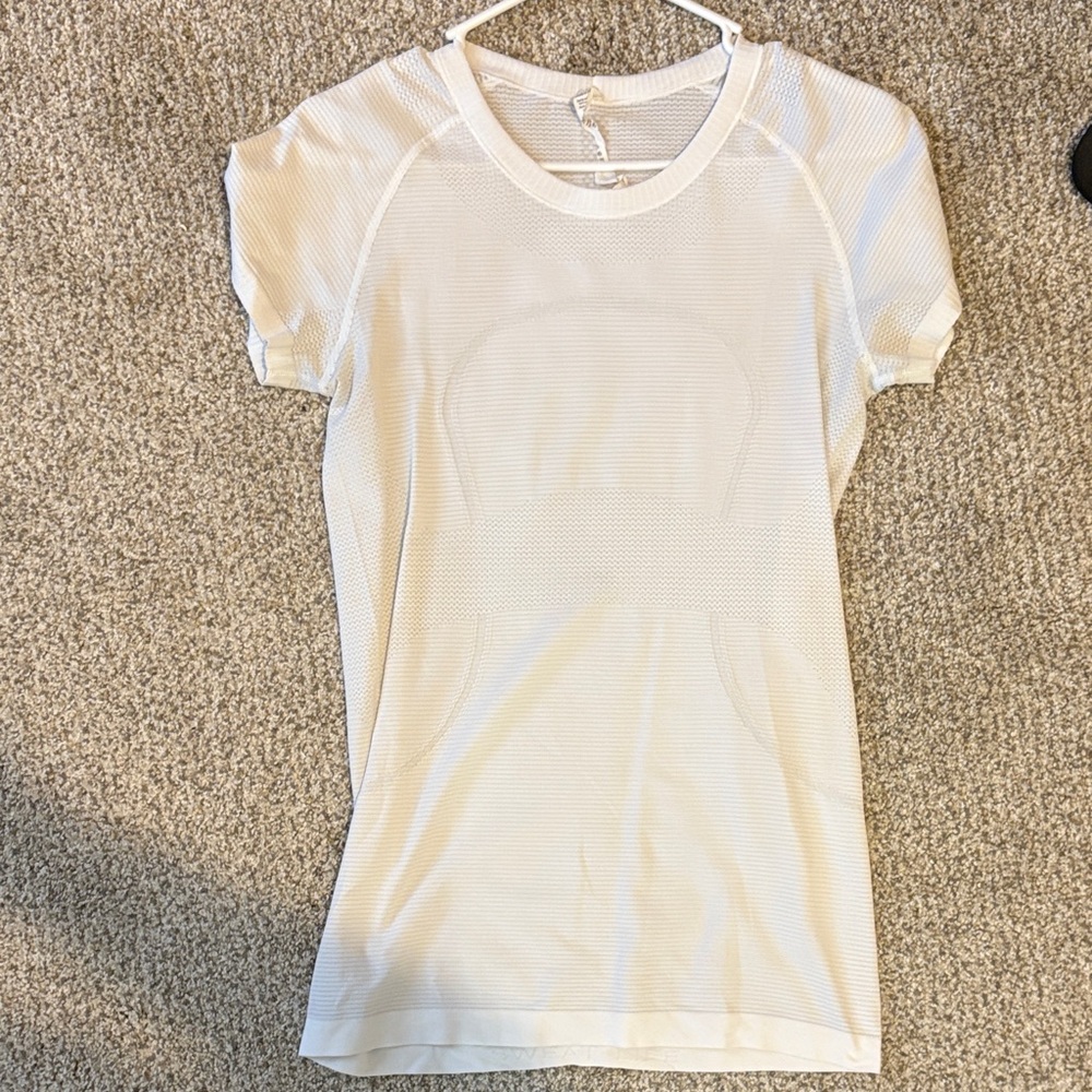 lululemon athletica Cream Short Sleeve Tee